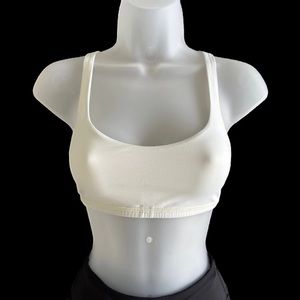 LULULEMON - Free to Be sports bra Size 4